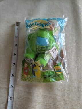 NIP - 1999 Burger King Teletubbies Clip-on Beanbag & Finger Puppet - Green